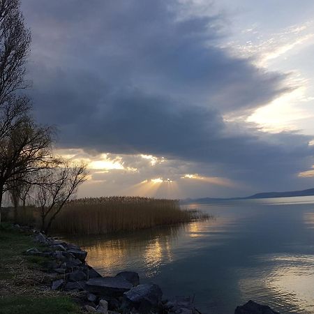 Csalad-Barat Apartman Balatonlelle Zewnętrze zdjęcie