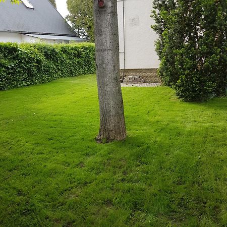 Csalad-Barat Apartman Balatonlelle Zewnętrze zdjęcie