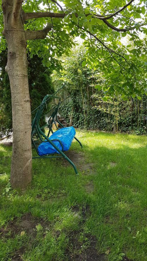 Csalad-Barat Apartman Balatonlelle Zewnętrze zdjęcie