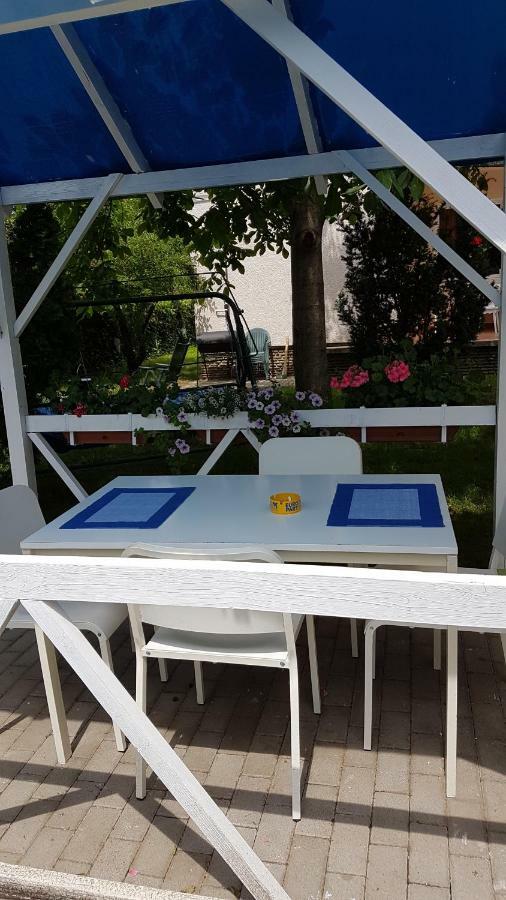 Csalad-Barat Apartman Balatonlelle Zewnętrze zdjęcie