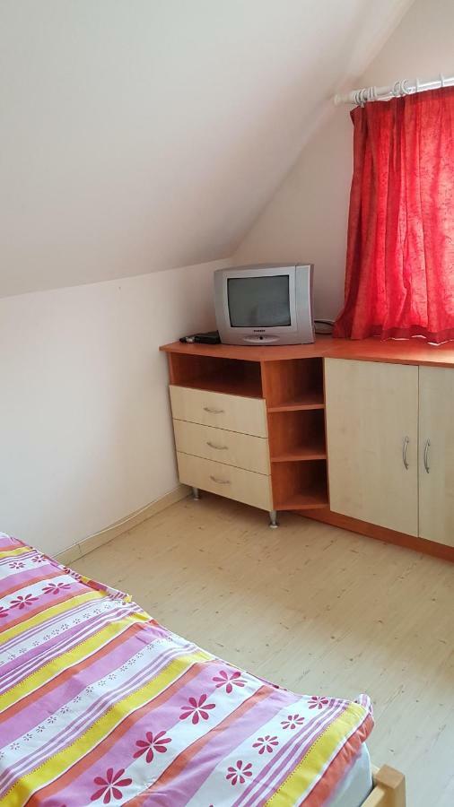 Csalad-Barat Apartman Balatonlelle Zewnętrze zdjęcie