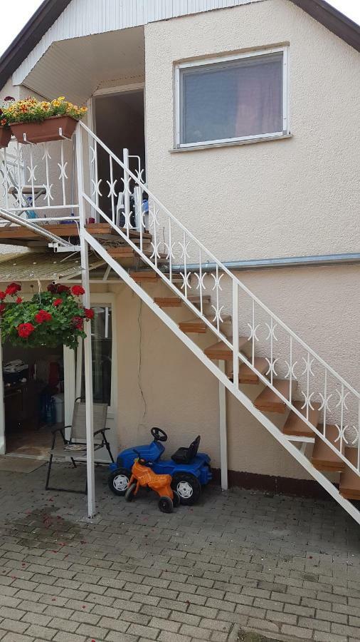 Csalad-Barat Apartman Balatonlelle Zewnętrze zdjęcie