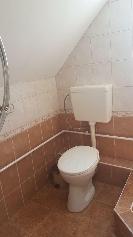 Csalad-Barat Apartman Balatonlelle Zewnętrze zdjęcie